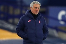 HLV Mourinho đau lòng sau màn rượt đuổi tỷ số của Tottenham