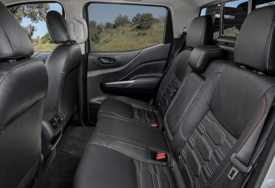 Nissan Navara 2021 xuất kích, sẵn sàng đấu với Ford Ranger - 53 Nissan Navara 2021 xuất kích, sẵn sàng đấu với Ford Ranger - 53