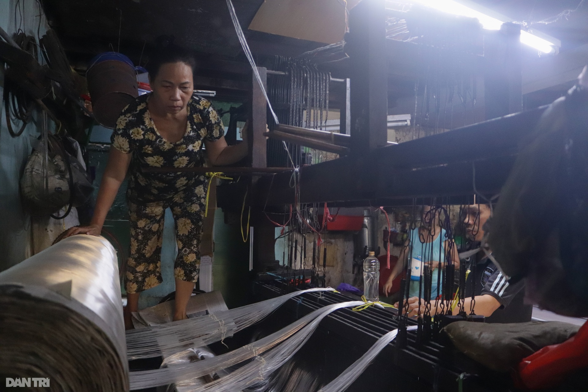 Người giữ nghề dệt truyền thống qua 6 đời, làm cả ngày lãi không đủ bát phở - 12