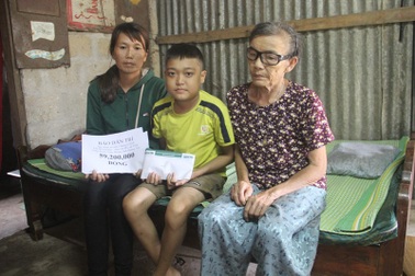 Bạn đọc giúp đỡ cháu trai bị thận hư gần 60 triệu đồng