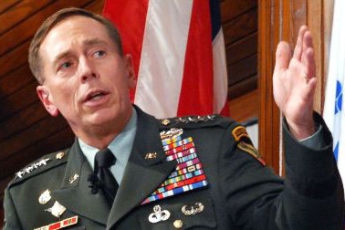 Cựu giám đốc CIA thừa nhận lộ tin mật cho nhân tình