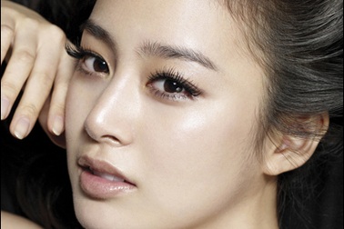 Ảnh của Kim Tae Hee xuất hiện trên web “đen”