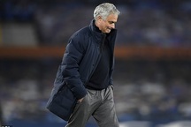 HLV Mourinho chính thức bị sa thải ở Tottenham