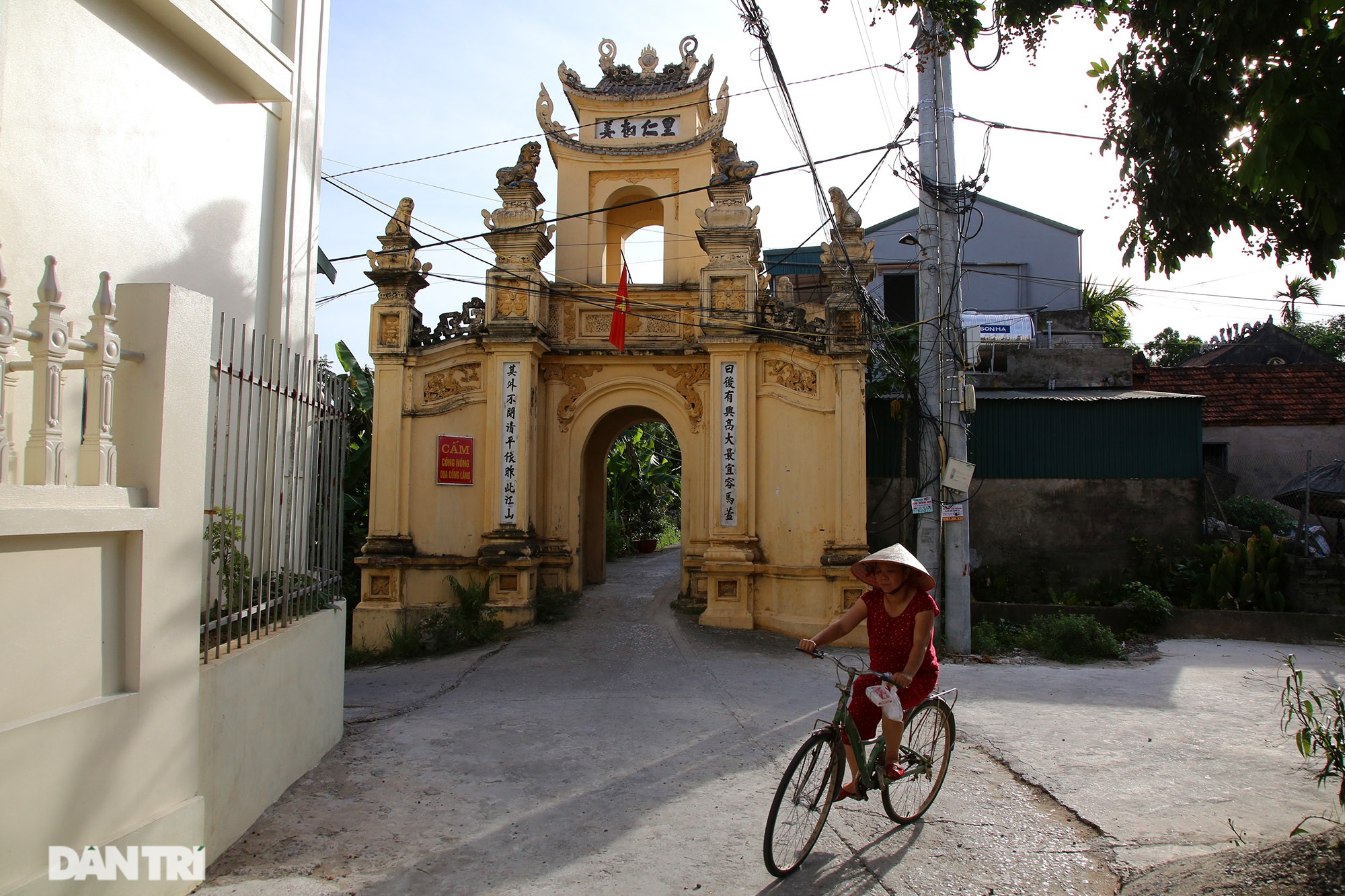 Những cổng làng tuyệt đẹp còn lại ở nông thôn miền Bắc - 1 Những cổng làng tuyệt đẹp còn lại ở nông thôn miền Bắc - 1