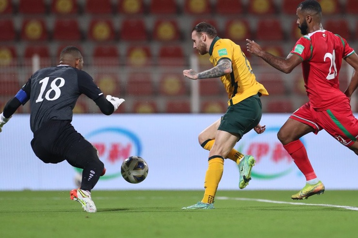 Australia hụt hơi trong cuộc đua vé dự World Cup với Nhật Bản, Saudi Arabia - 2 Australia hụt hơi trong cuộc đua vé dự World Cup với Nhật Bản, Saudi Arabia - 2