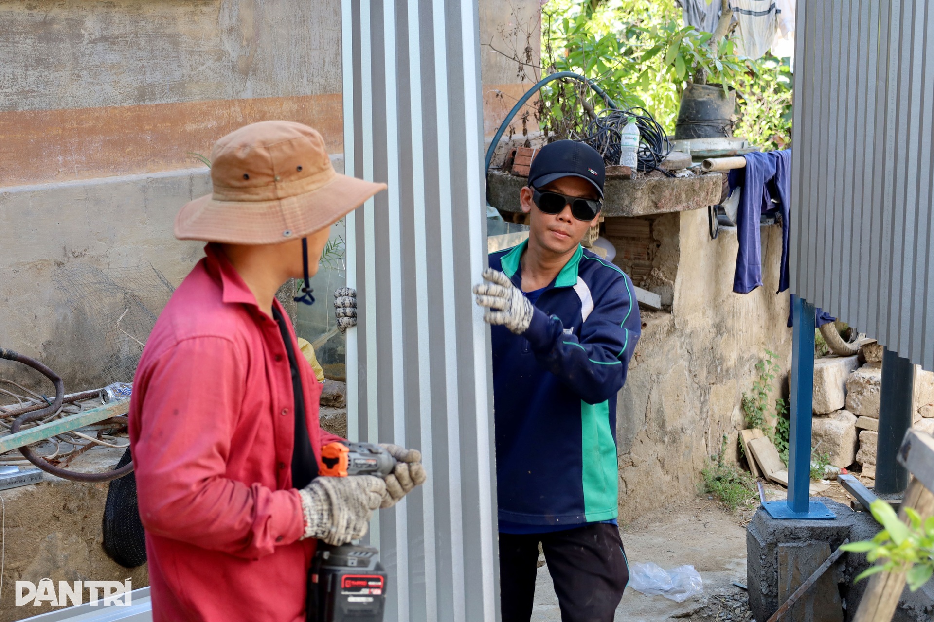 Hình hài các căn nhà nổi đầu tiên hỗ trợ người dân vùng lũ Đắk Lắk - 6