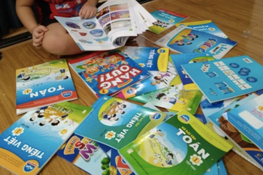 Nhà trường không được mua sắm đồ dùng học tập thiết yếu thay phụ huynh