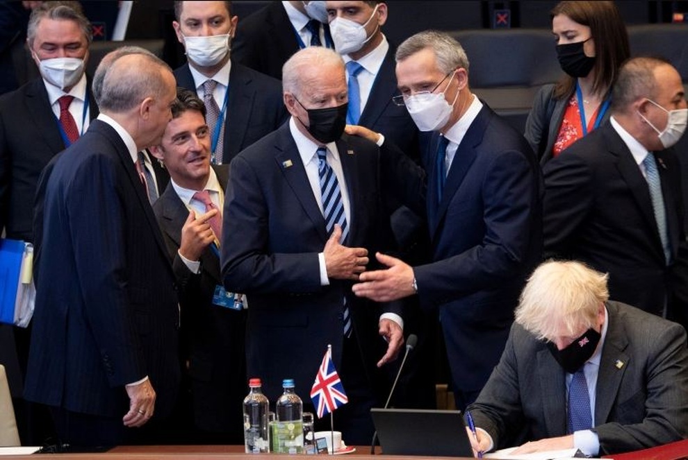 NATO trục xuất 8 sĩ quan tình báo Nga, Moscow dọa đáp trả - 1 NATO trục xuất 8 sĩ quan tình báo Nga, Moscow dọa đáp trả - 1