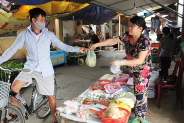 Chợ bị phá đột ngột, gần 100 tiểu thương hoang mang