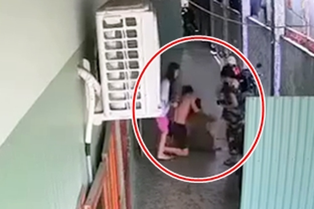 Trích xuất camera điều tra vụ đôi nam nữ tử vong trong nhà nghỉ - 1 Trích xuất camera điều tra vụ đôi nam nữ tử vong trong nhà nghỉ - 1