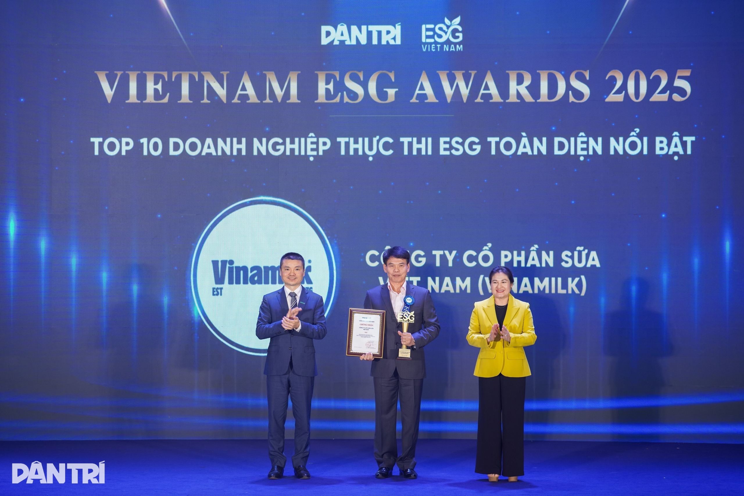 Vinamilk gi&agrave;nh Top 10 doanh nghiệp thực thi ESG to&agrave;n diện