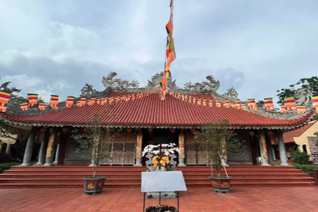 Giáo hội Phật giáo Việt Nam kỷ luật trụ trì chùa Biện Sơn bị tố tà dâm - 1 Giáo hội Phật giáo Việt Nam kỷ luật trụ trì chùa Biện Sơn bị tố tà dâm - 1