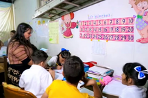 Trung tâm gia sư ở Venezuela mọc như nấm, trả lương cao hơn cho giáo viên