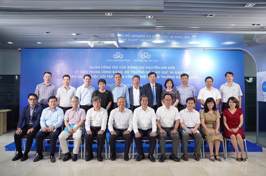 Bộ trưởng Bộ GDĐT đến thăm và làm việc với Tập đoàn Công nghệ CMC và Trường Đại học CMC - 5 Bộ trưởng Bộ GDĐT đến thăm và làm việc với Tập đoàn Công nghệ CMC và Trường Đại học CMC - 5