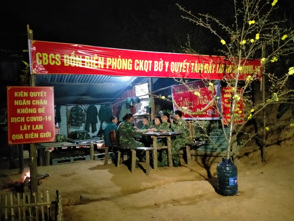Đêm 30 Tết không ngủ của người lính quân hàm xanh nơi ngã 3 biên giới - 6 Đêm 30 Tết không ngủ của người lính quân hàm xanh nơi ngã 3 biên giới - 6
