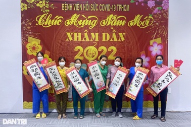 Tất niên đặc biệt của 700 y bác sĩ sẵn sàng đón F0 xuyên Tết tại TPHCM