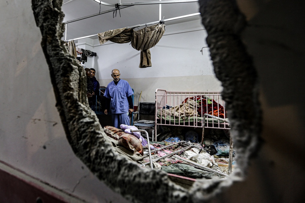 Bác sĩ ở Gaza: Chúng tôi để bệnh nhân gào thét hàng giờ vì thiếu thuốc mê - 3 Bác sĩ ở Gaza: Chúng tôi để bệnh nhân gào thét hàng giờ vì thiếu thuốc mê - 3