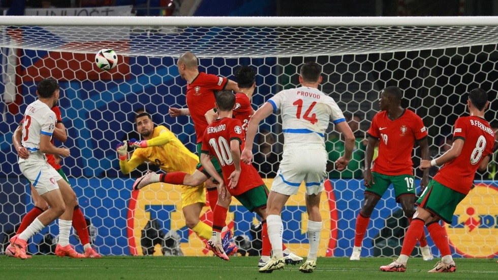 Ronaldo gây thất vọng ở tuyển Bồ Đào Nha: Khoảnh khắc của sự thật - 1 Ronaldo gây thất vọng ở tuyển Bồ Đào Nha: Khoảnh khắc của sự thật - 1