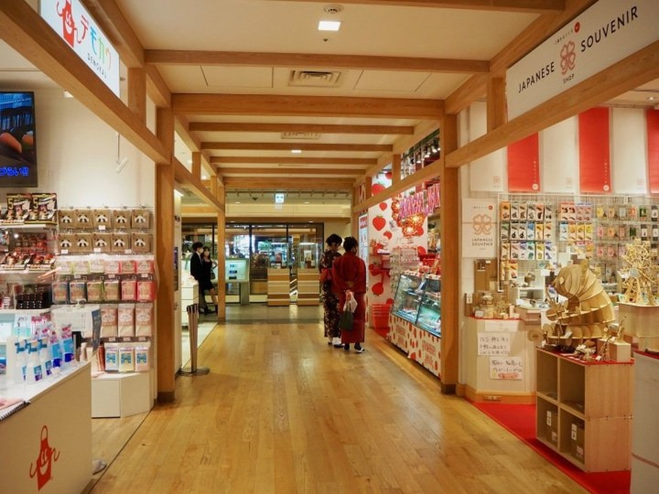 Một ngày du lịch tại khu mua sắm ven sông ở Tokyo - 2 Một ngày du lịch tại khu mua sắm ven sông ở Tokyo - 2