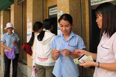 “Rất khó sáp nhập lương tối thiểu vào năm 2012”