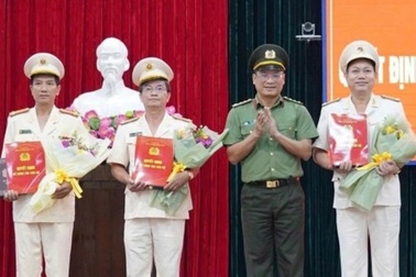 7 lãnh đạo cấp phòng Công an Quảng Ngãi nghỉ hưu