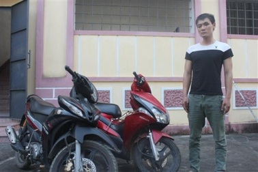 Tóm gọn ổ nhóm chuyên trộm cắp xe máy