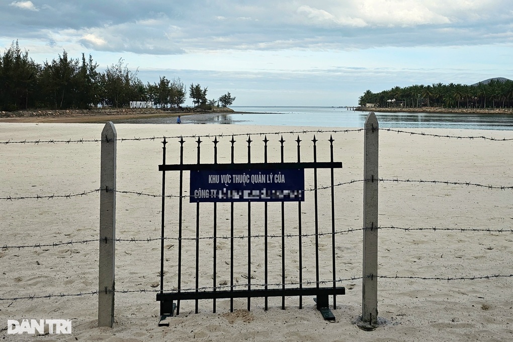 Tháo dỡ hàng rào kẽm gai trên biển Nha Trang - 2 Tháo dỡ hàng rào kẽm gai trên biển Nha Trang - 2