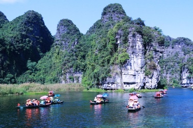 Du lịch Ninh Bình miễn phí mùa đẹp nhất trong năm