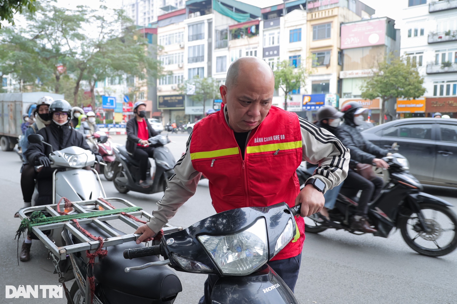Vĩnh Xương - Anh Tuấn: Giang hồ trên phim, ngoài đời là chủ quán thân thiện - 8