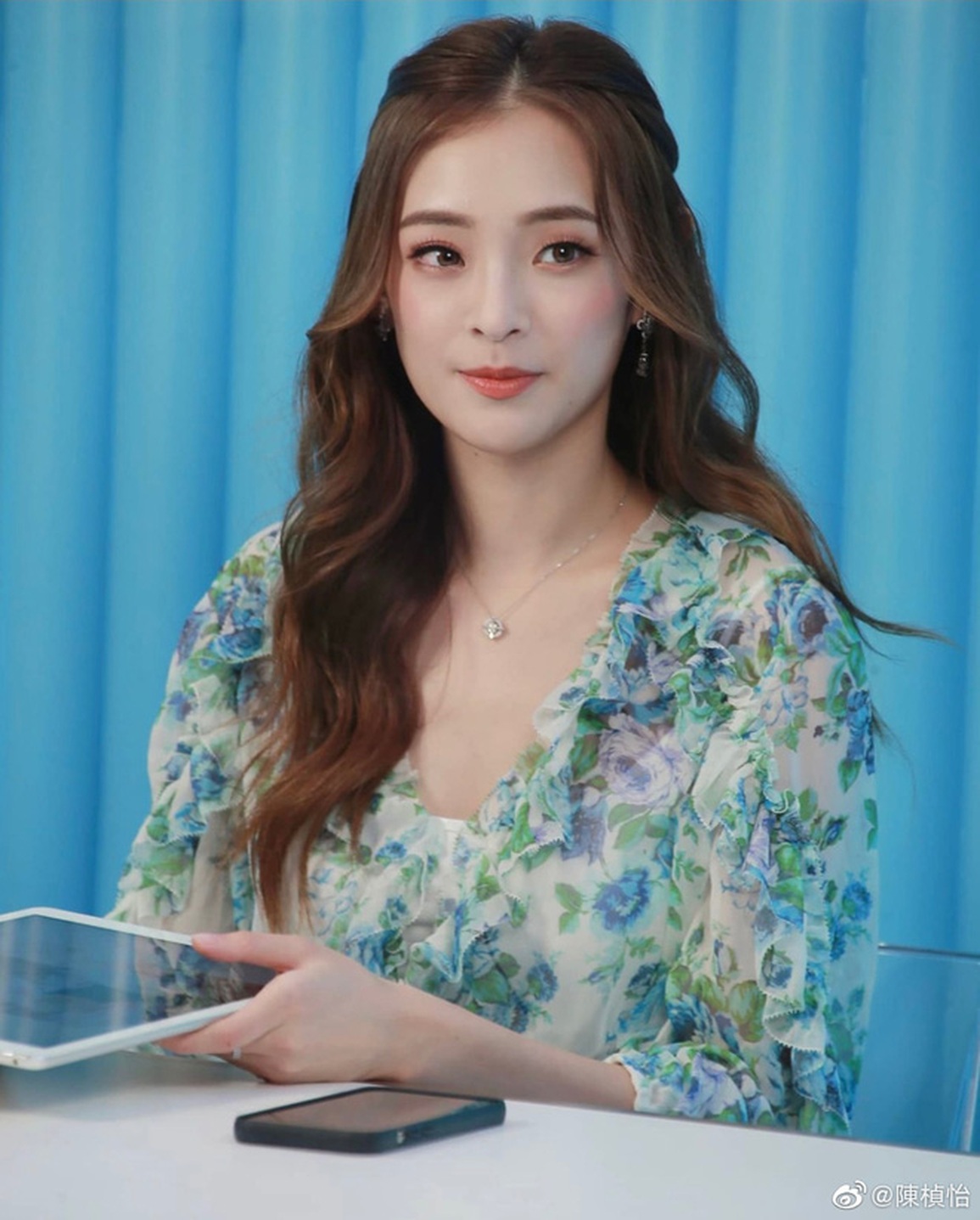 Á hậu xinh đẹp, con nhà giàu công khai xin lỗi vì bị tố bắt cá nhiều tay - 7 Á hậu xinh đẹp, con nhà giàu công khai xin lỗi vì bị tố bắt cá nhiều tay - 7