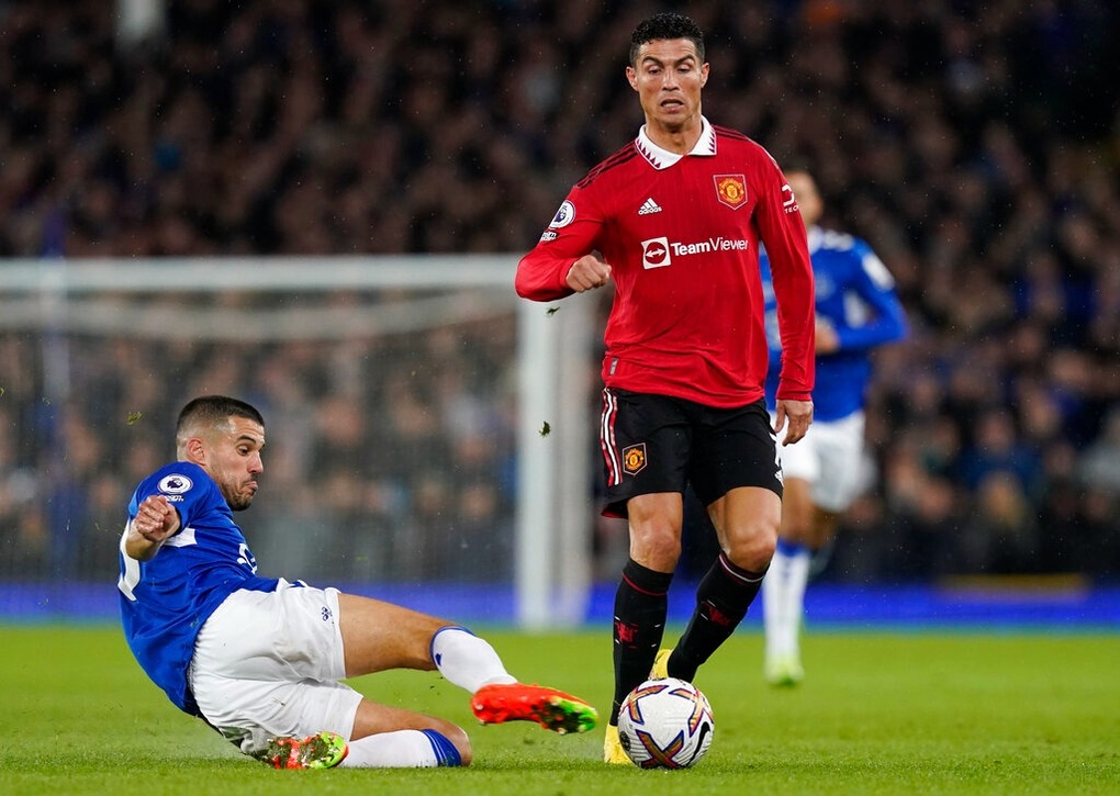 Cựu ngôi sao Arsenal nói ra sự thật phũ phàng về C.Ronaldo - 1 Cựu ngôi sao Arsenal nói ra sự thật phũ phàng về C.Ronaldo - 1