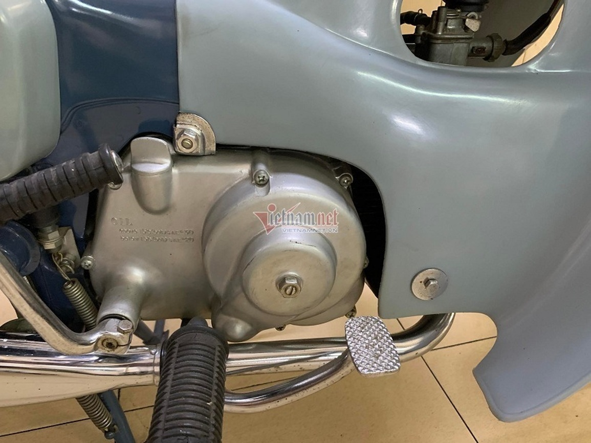 Hàng hiếm Honda Cub C100 đời 1960 chưa đổ xăng giá 600 triệu đồng - 6 Hàng hiếm Honda Cub C100 đời 1960 chưa đổ xăng giá 600 triệu đồng - 6