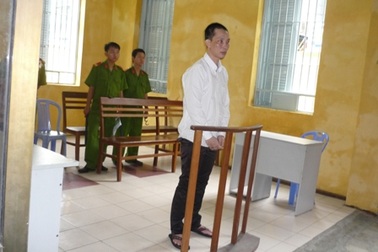 Đi ăn trộm, bị bắt trên đường tẩu thoát vì xe... hết xăng