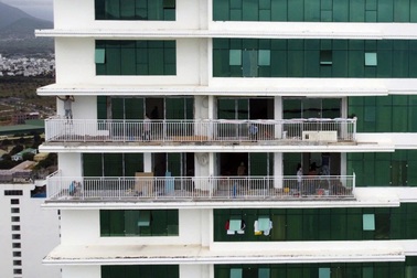 Nhiều căn hộ ở tòa nhà cao nhất Nha Trang cải tạo trái quy định
