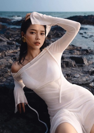 Mỹ nhân kín tiếng của "Tử chiến trên không", ngoài đời gợi cảm tuổi 37 - 5