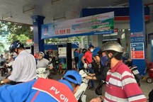 Bán đại trà xăng E5: Nửa năm mới bán hết 1 bồn