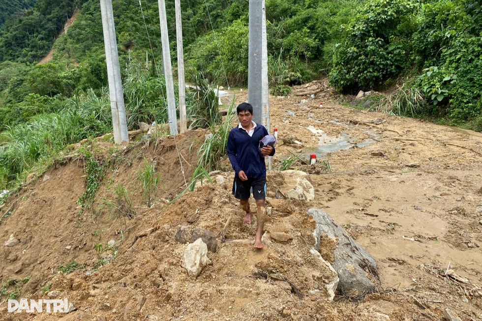 Chuyện về người dẫn đường đi xuyên tâm lũ ở Nghệ An - 2 Chuyện về người dẫn đường đi xuyên tâm lũ ở Nghệ An - 2