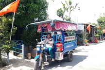 Cựu chiến binh đưa đón miễn phí hàng trăm học sinh vùng lũ đến trường