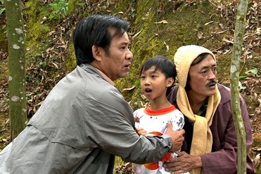 “Cậu bé Thị Màu” Nguyễn Đức Vĩnh làm “con trai” nghệ sỹ Quang Tèo