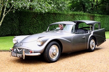 Thiết kế mui trần cực độc đáo của một chiếc xe cổ