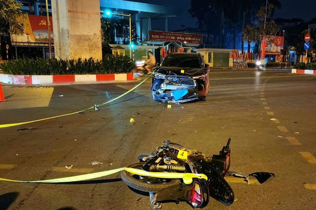 Tìm nhân chứng vụ tai nạn trong đêm ở Hà Nội khiến một cô gái tử vong - 1 Tìm nhân chứng vụ tai nạn trong đêm ở Hà Nội khiến một cô gái tử vong - 1