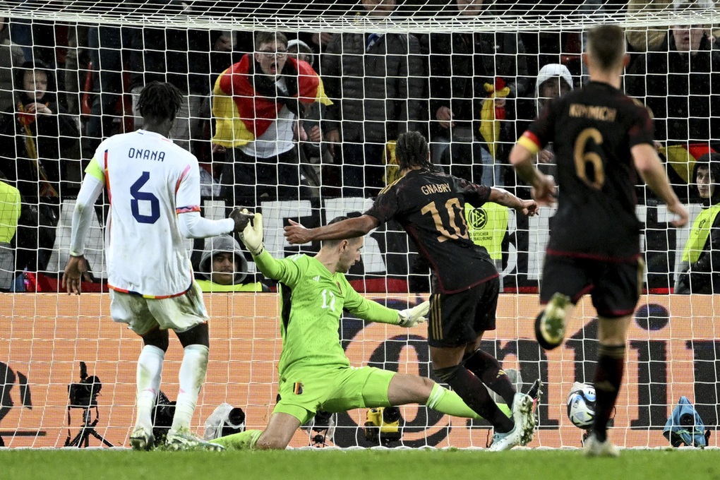 Ngôi sao Man Utd giúp Scotland hạ Tây Ban Nha, Đức thất bại trước Bỉ - 4 Ngôi sao Man Utd giúp Scotland hạ Tây Ban Nha, Đức thất bại trước Bỉ - 4