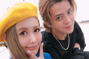 Nữ MC nóng bỏng bị tố ngoại tình với La Chí Tường