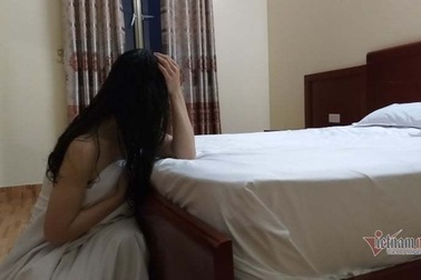 Sự ám ảnh của người vợ phía sau căn phòng hạnh phúc