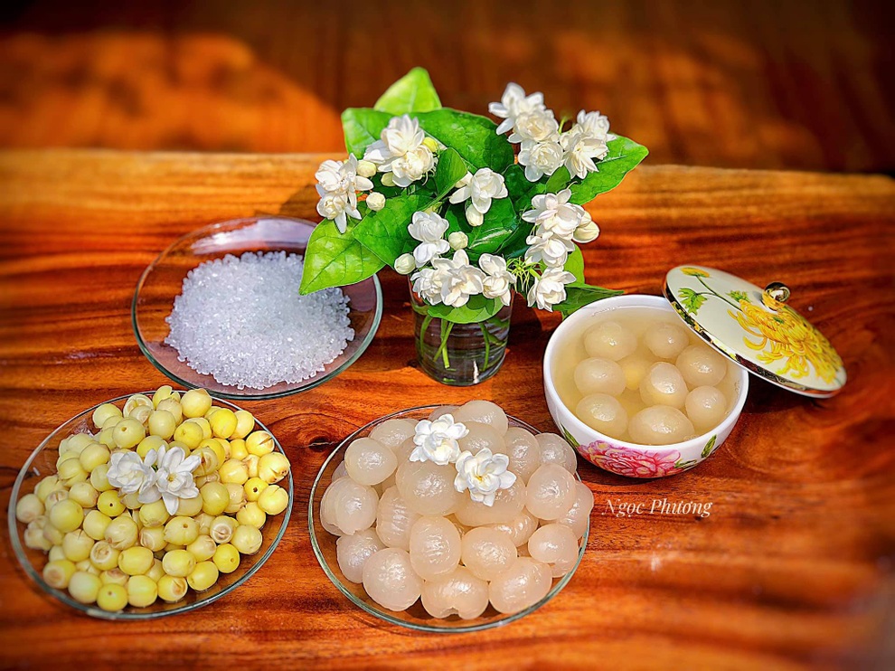 Nhãn vào mùa, học ngay cách làm món chè sen long nhãn bổ dưỡng giải nhiệt - 1 Nhãn vào mùa, học ngay cách làm món chè sen long nhãn bổ dưỡng giải nhiệt - 1