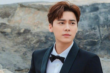 Lý Dịch Phong vướng nghi vấn mua dâm: Vừa phủ nhận đã gỡ bài