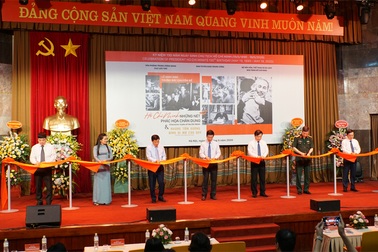 Khai mạc trưng bày chuyên đề "Hồ Chí Minh - Những nét phác họa chân dung"