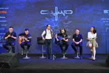 Bức Tường khuấy động không khí tại phố sách Hà Nội