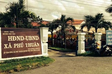 Đề nghị kỷ luật Chủ tịch xã lấy chồng cho con gái mới 16 tuổi