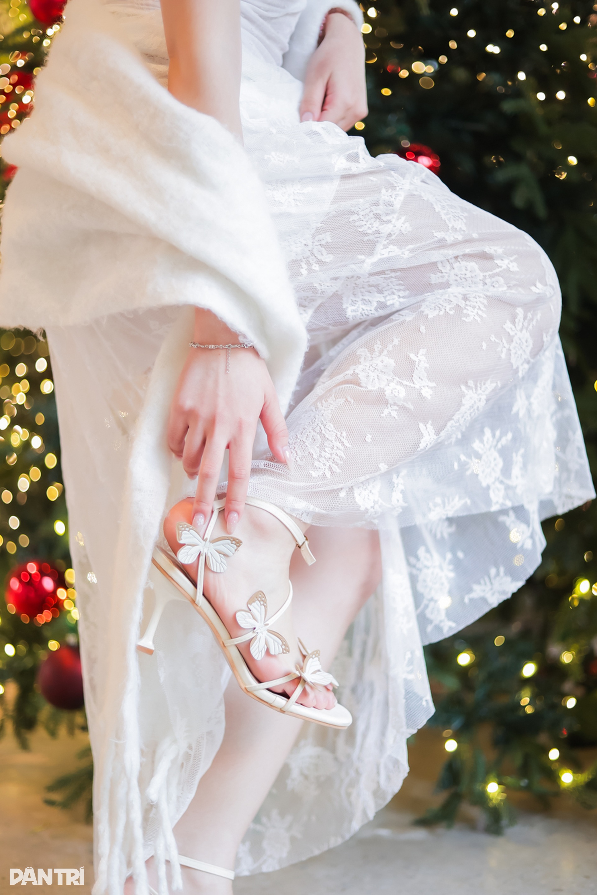 Thiếu nữ Hà Nội lên đồ xinh lung linh cho mùa Giáng sinh - 10 Thiếu nữ Hà Nội lên đồ xinh lung linh cho mùa Giáng sinh - 10